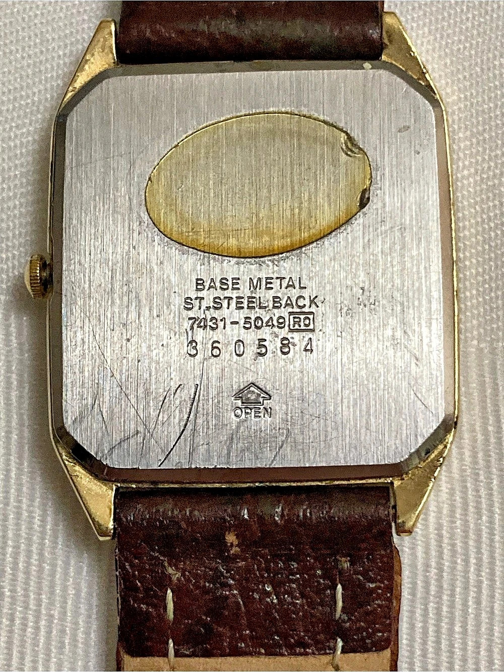 Seiko Quartz Gold-Tone Brown Leather Watch - Picture 4 of 8